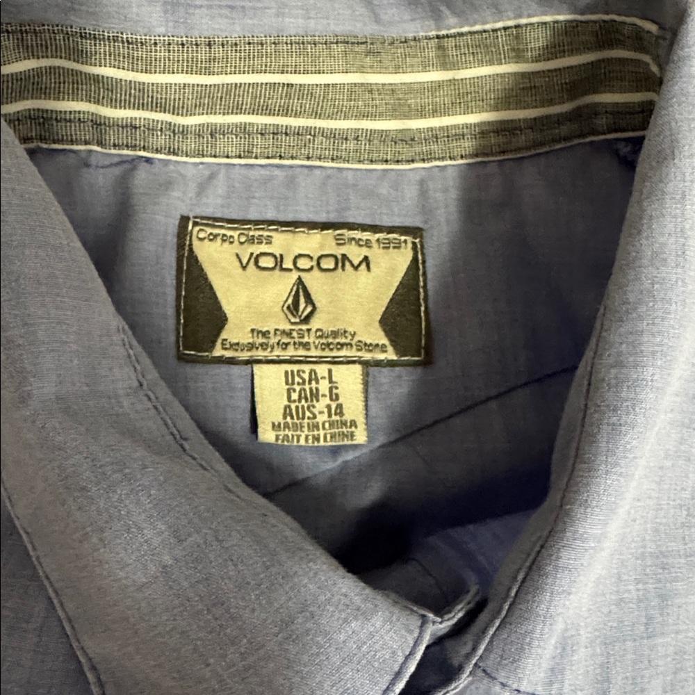 Volcom Boys Light Blue Button Down Shirt - Picture 3 of 3